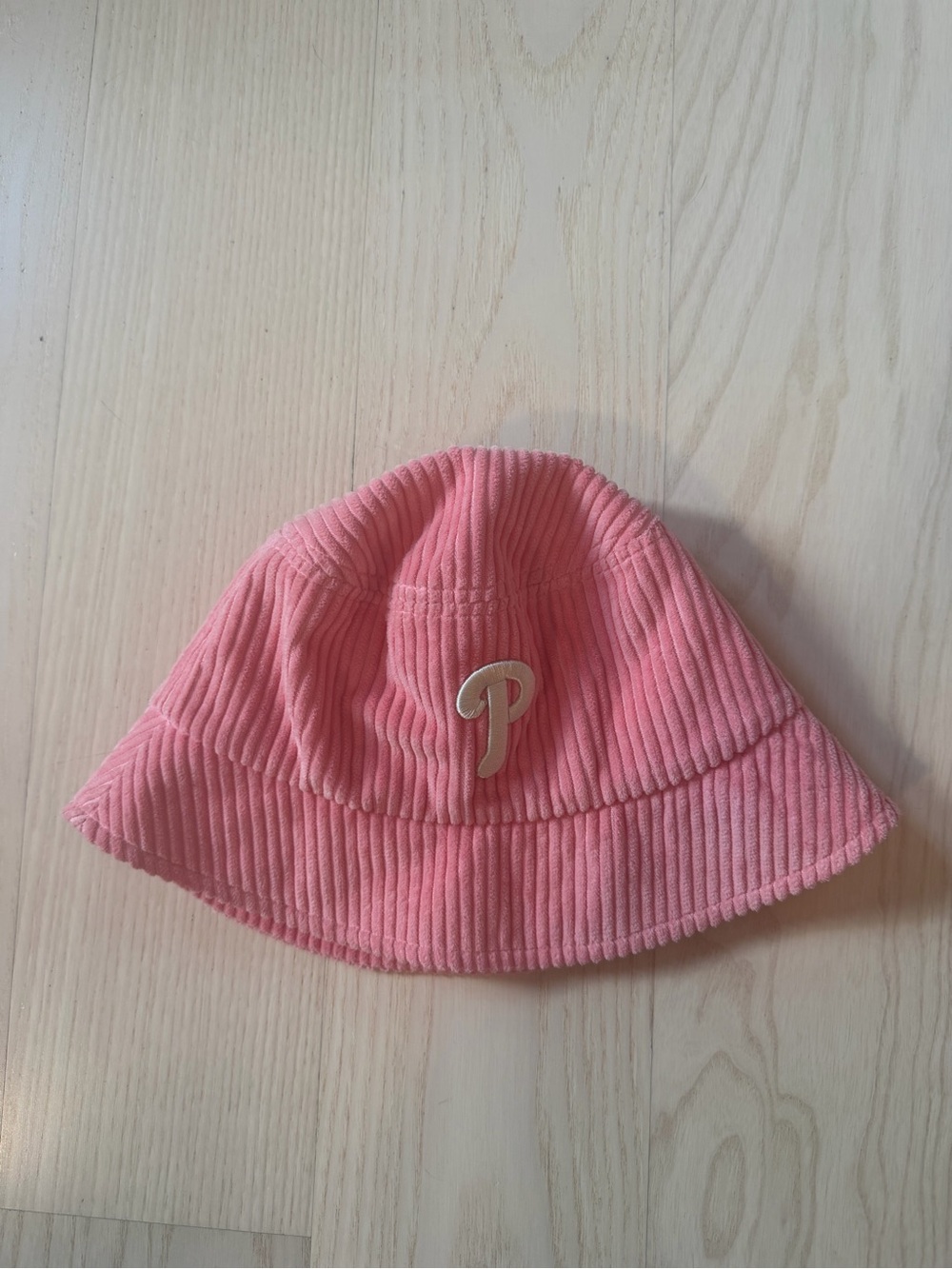 MLB bucket hat in pink